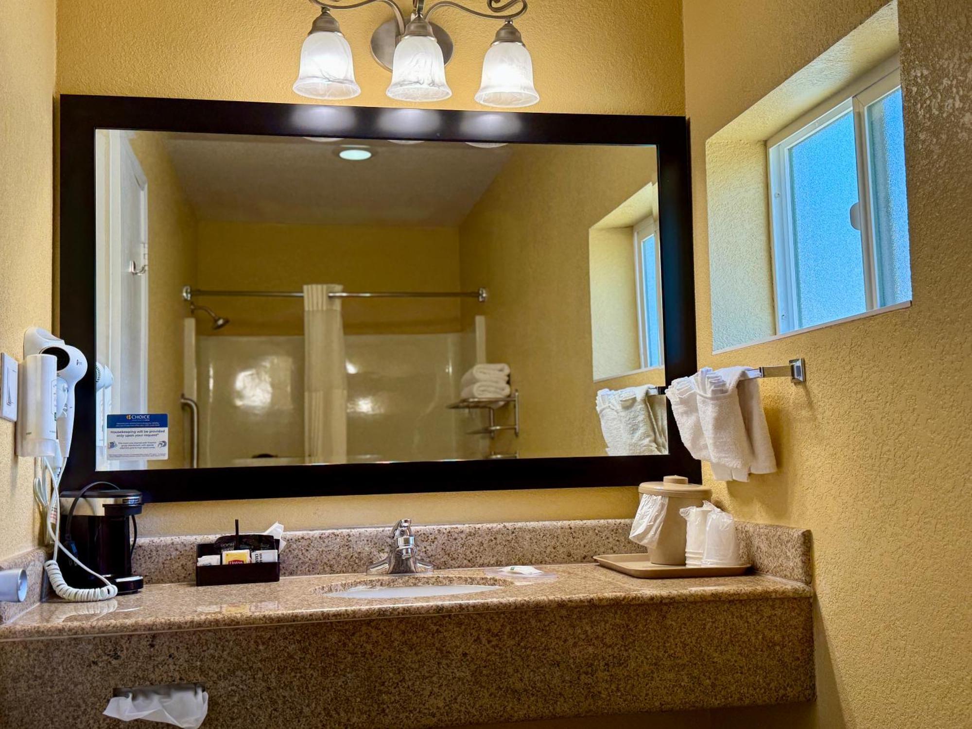 Quality Inn Ukiah Exterior photo