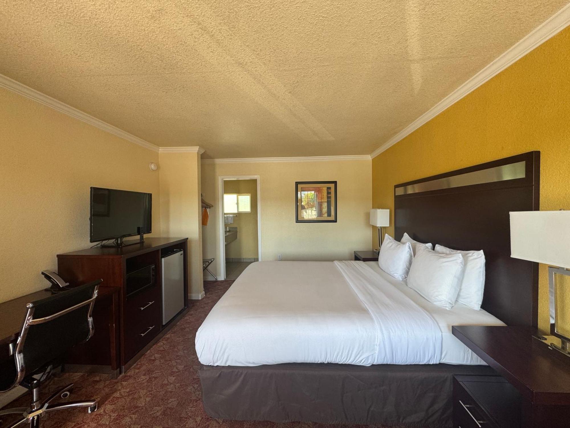 Quality Inn Ukiah Exterior photo