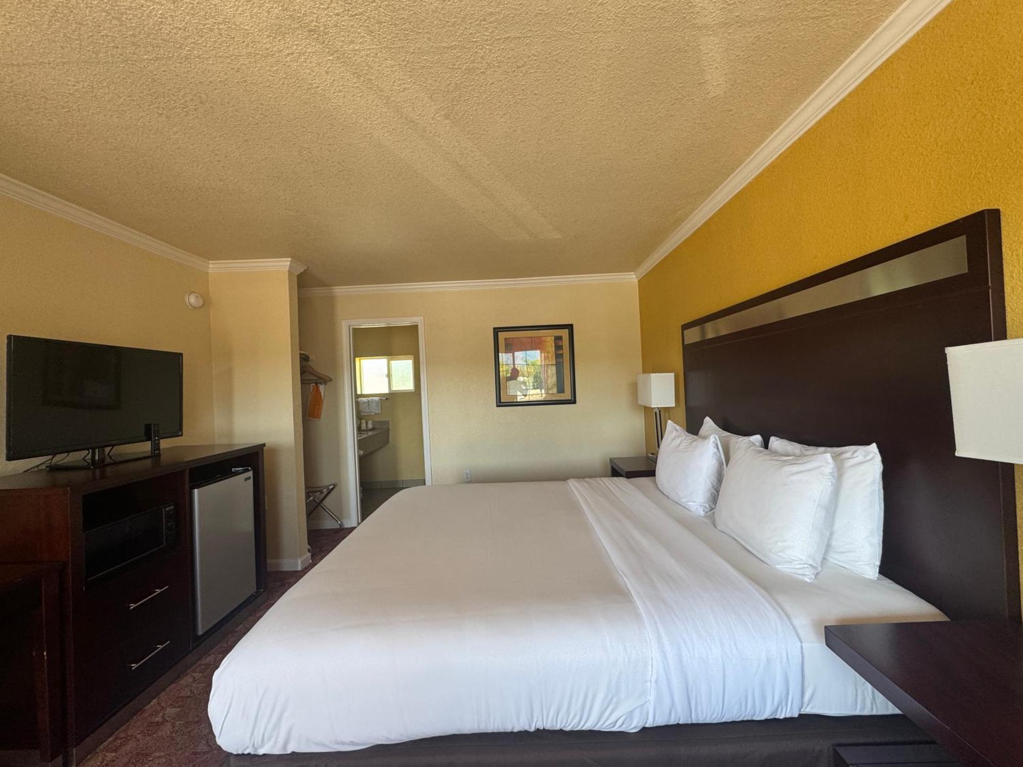 Quality Inn Ukiah Exterior photo