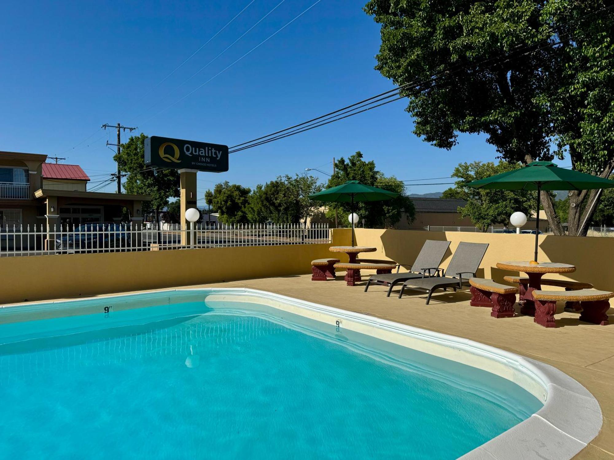 Quality Inn Ukiah Exterior photo