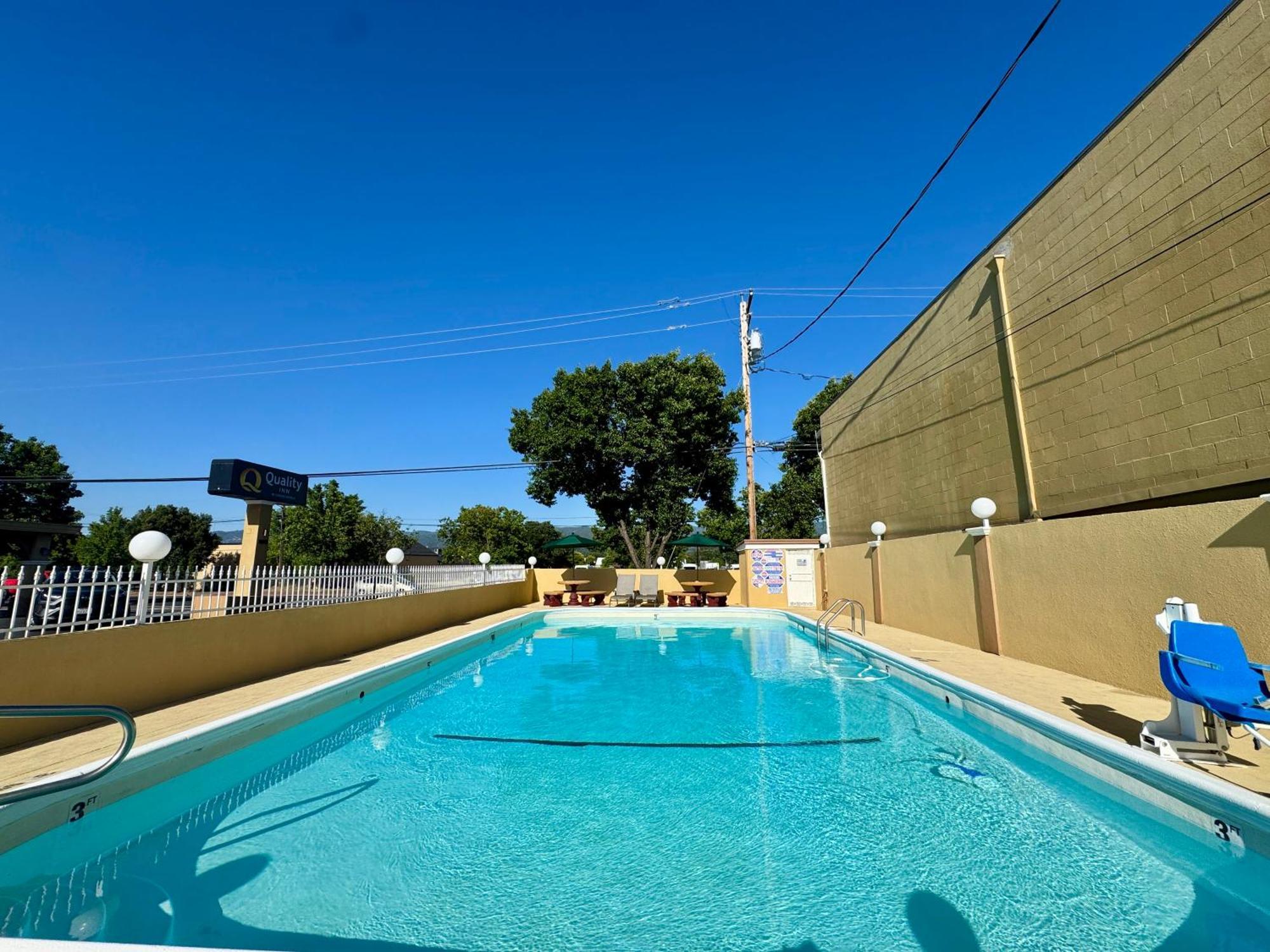 Quality Inn Ukiah Exterior photo