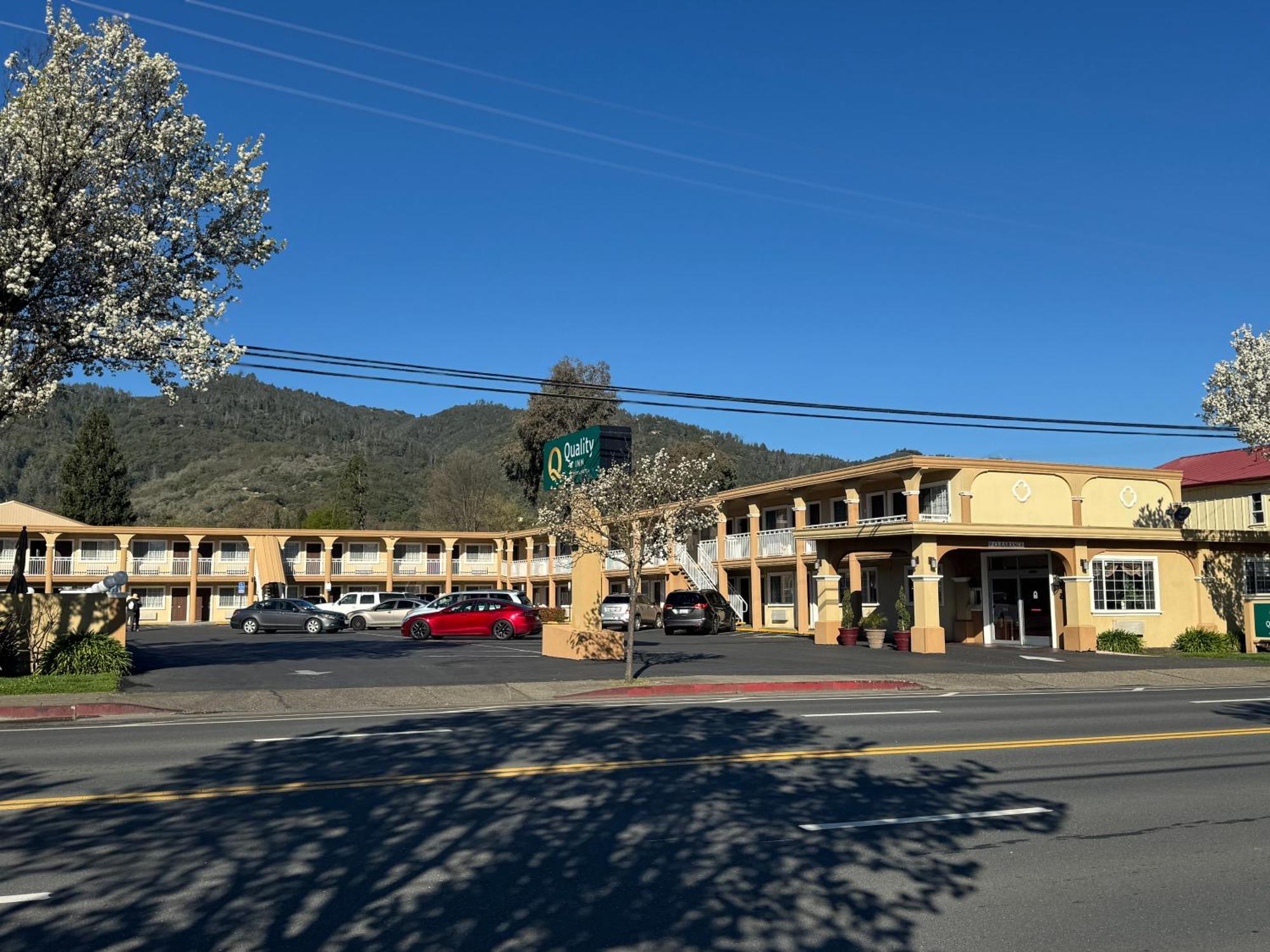 Quality Inn Ukiah Exterior photo
