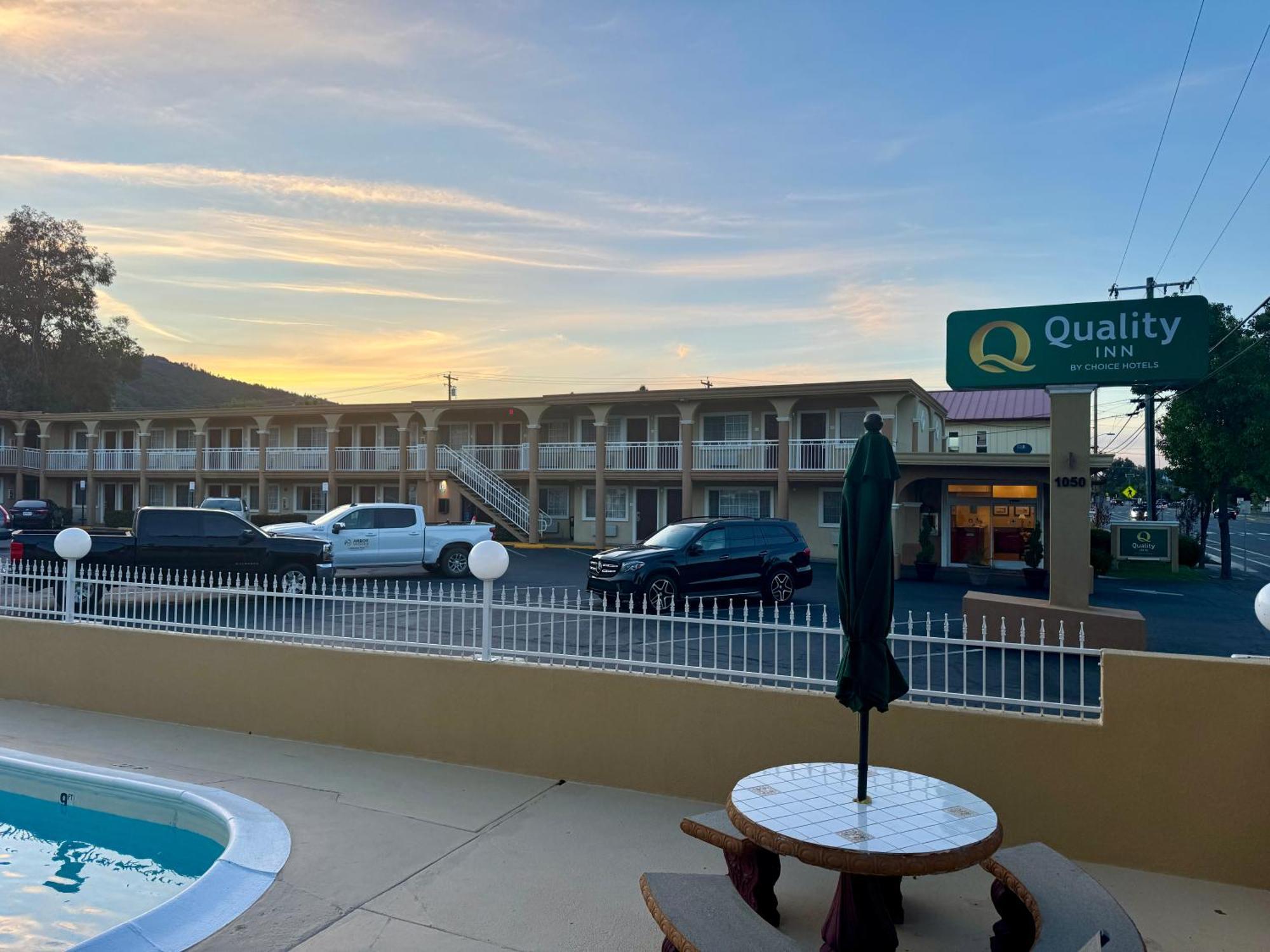 Quality Inn Ukiah Exterior photo