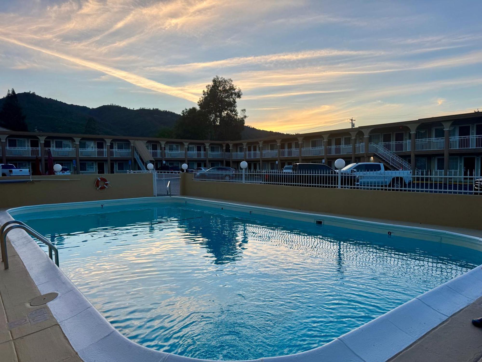 Quality Inn Ukiah Exterior photo